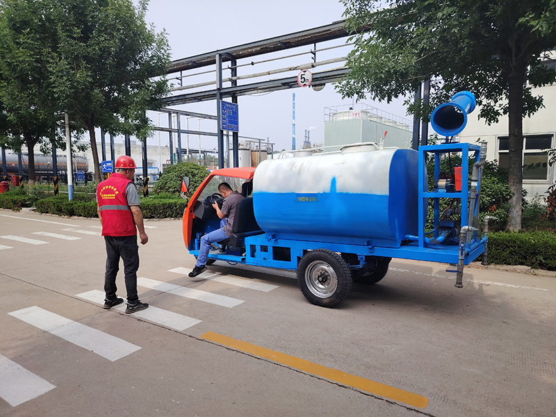 韩强智能三轮洒水车：城市环卫新利器
